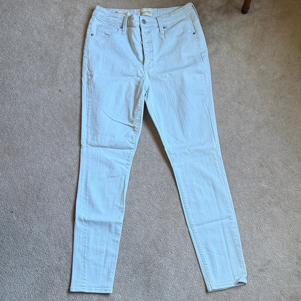Universal Thread Women's Light Wash Skinny Jeans